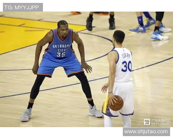 勇士与雷霆激战正酣现场直播全程回顾与精彩瞬间分析