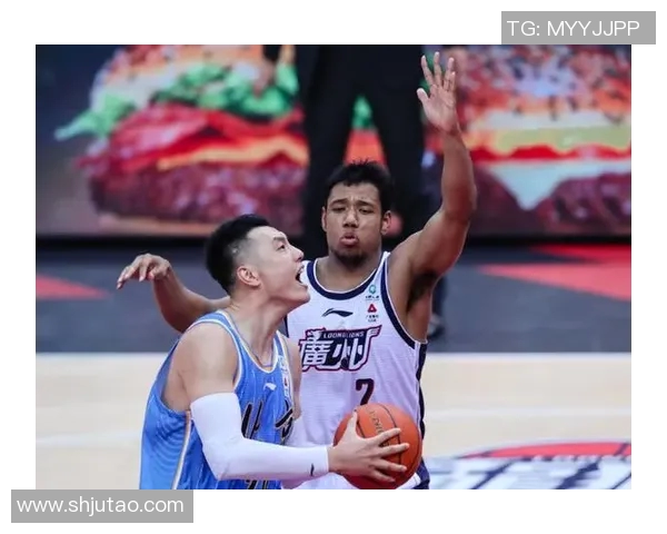 翟晓川：从篮球场上的拼搏到生活中的坚持与梦想