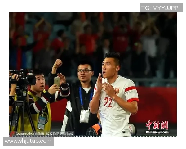 中国男足迎战突尼斯力争胜利展现实力与团队精神 中国男足迎战突尼斯力争胜利展现实力与团队精神