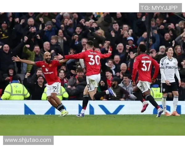 皇马与曼联精彩对决直播回放全程回顾与分析