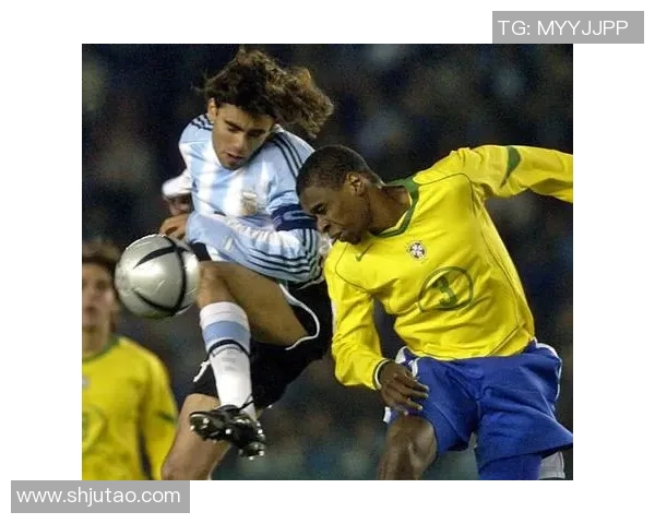 阿苏尔与萨卡特的巅峰对决展现足球魅力与激情的较量 阿苏尔与萨卡特的巅峰对决展现足球魅力与激情的较量