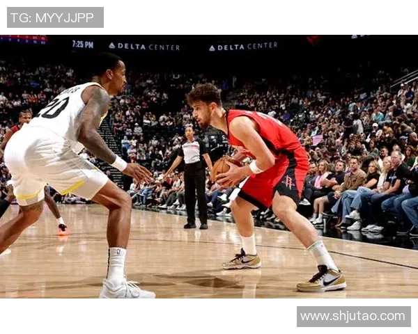 勇士与开拓者激战正酣精彩瞬间回顾与赛后分析 勇士与开拓者激战正酣精彩瞬间回顾与赛后分析