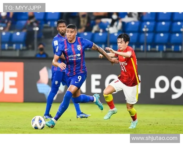 柏雷素尔与横滨的激烈对决揭示足球战术与团队合作的重要性 柏雷素尔与横滨的激烈对决揭示足球战术与团队合作的重要性