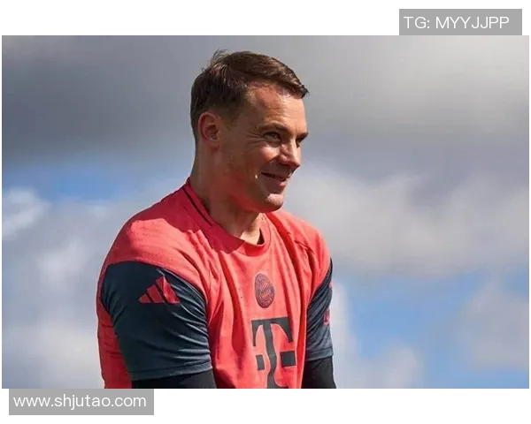 诺伊尔：从守门员到传奇，足球场上的不朽神话与荣耀之路