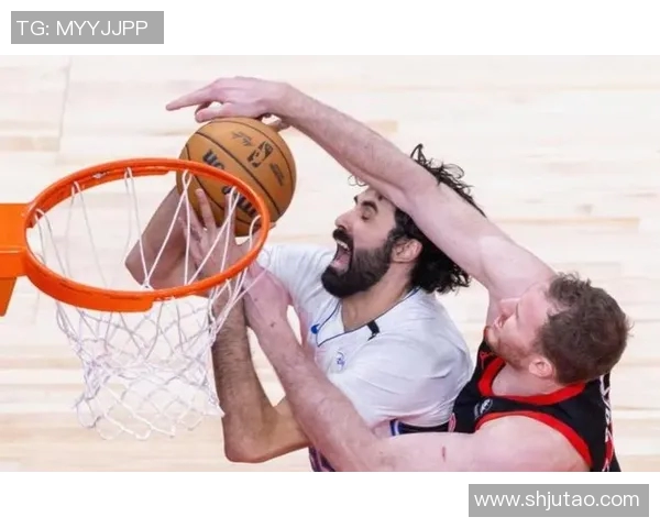 鹈鹕与凯尔特人激战正酣12月11日精彩对决引发球迷热议